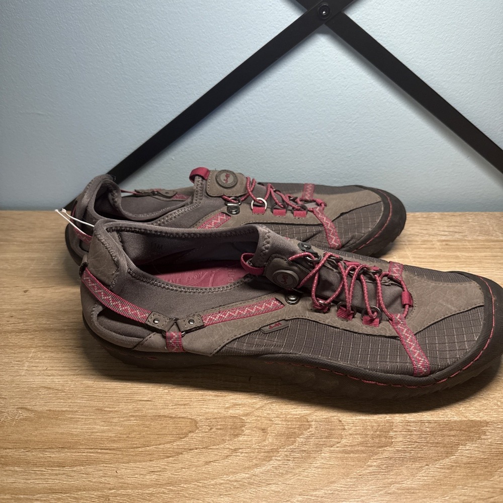 J-41 Jeep Women Gray Magenta Pink Trail-Ready Slip On Sneaker Shoes Size 8M
